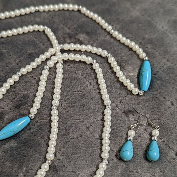Vintage Faux Pearls and Blue Howelite Bead Necklace w/ Matching Pierced Earrings - Picture 4 of 12